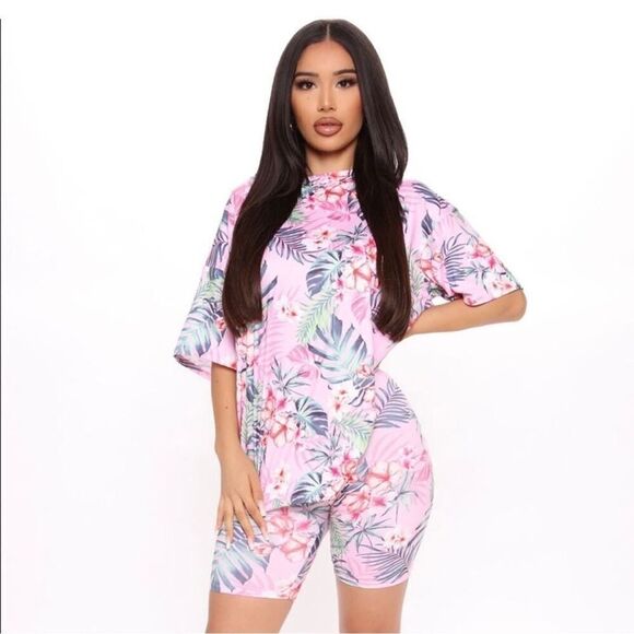 Fashion Nova Pink Tropical Bike Short Set - Picture 1 of 16